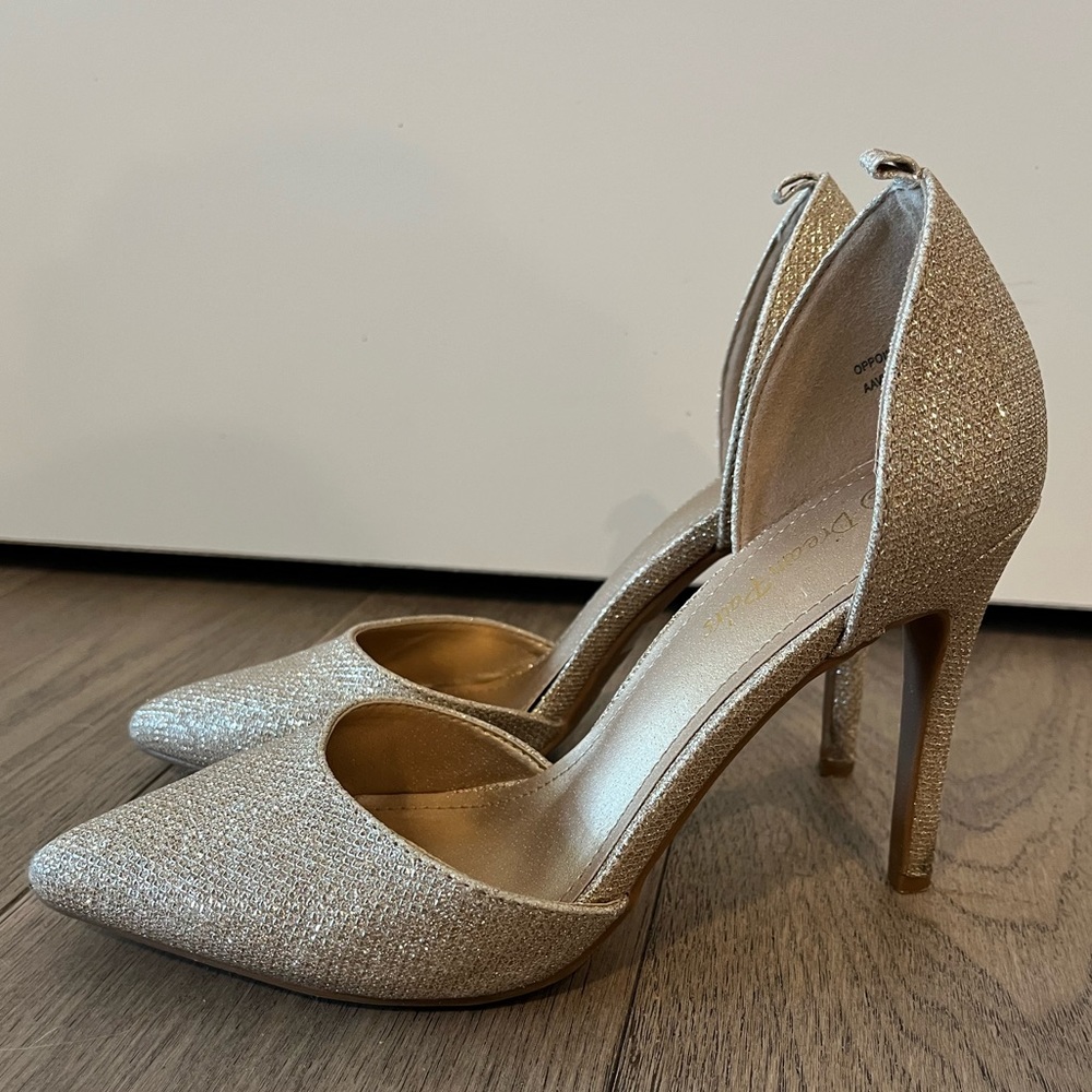 Gold Heels - Dream Pairs (size 8.5)